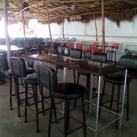 Gumleaves Hotel And Restaurant Олонгапо Екстериор снимка