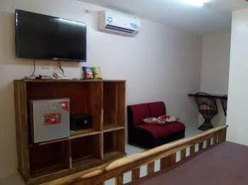 Gumleaves Hotel And Restaurant Олонгапо Екстериор снимка